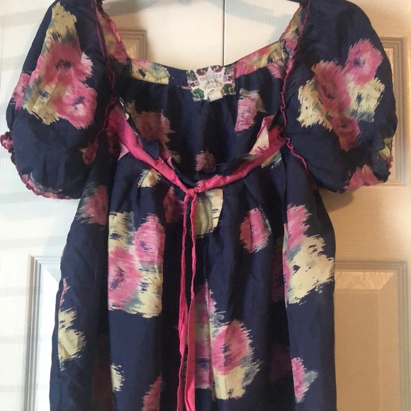 Cute Chelsea and Violet blouse - Picture 2 of 4